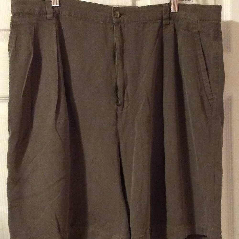 Tommy Bahama Relax Men’s Size 40 100% Silk Pleated Green Casual Dress Shorts